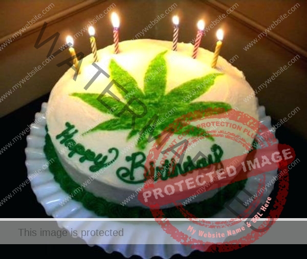 كعكة القنب الماريجوانا